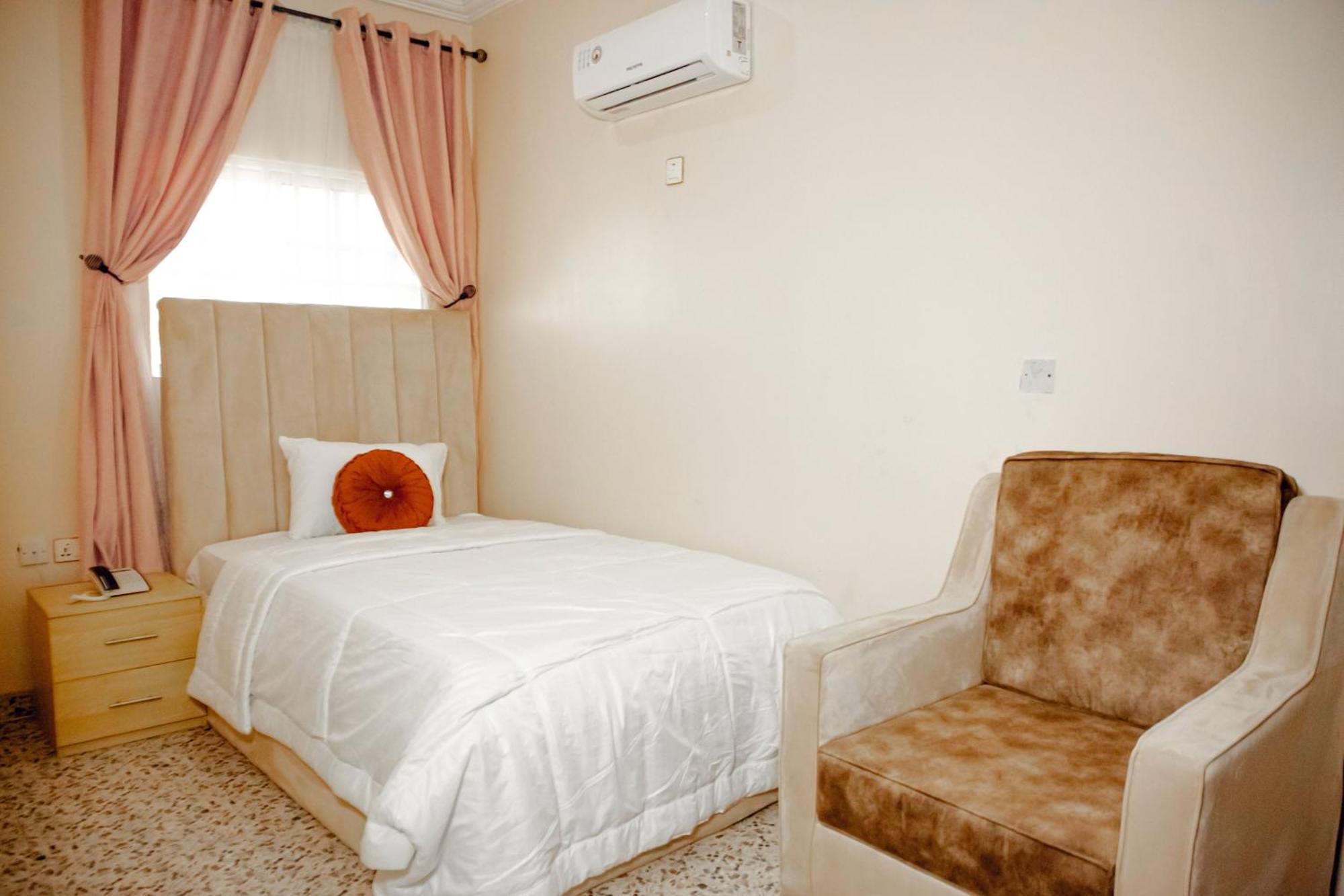Nexus Xpress Hotel Abuja Exteriör bild
